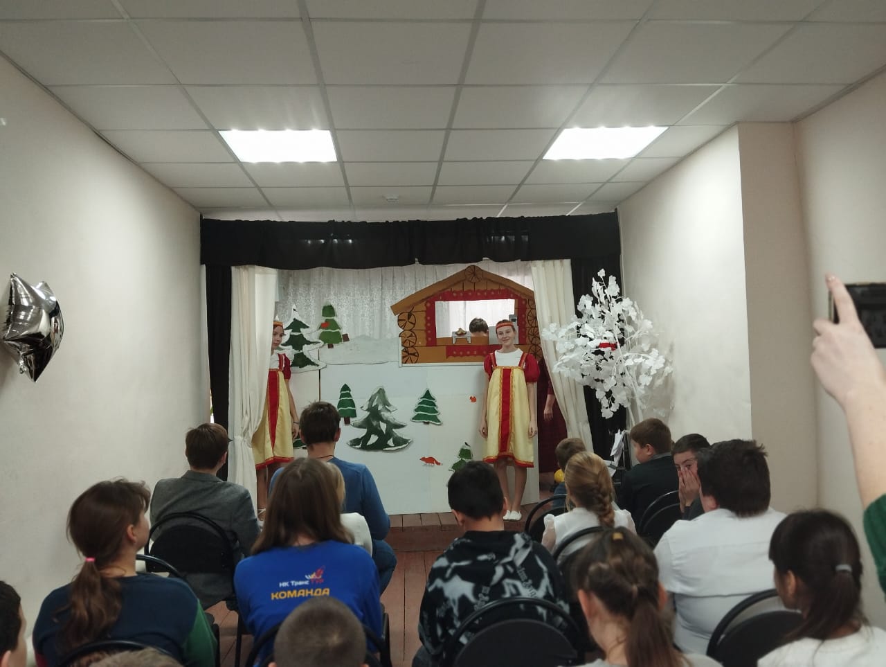  Школьный театр в гостях..